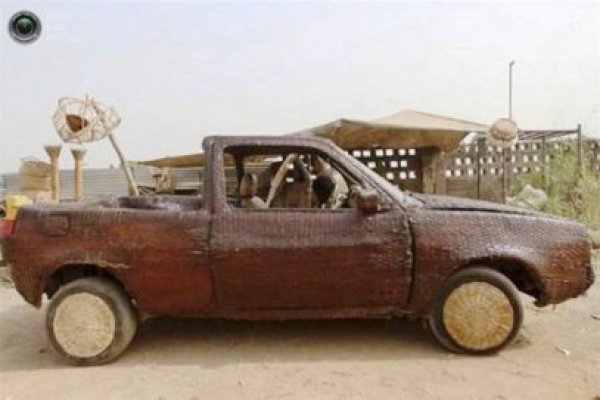 Prima maşină made in Africa făcută din...rafie!